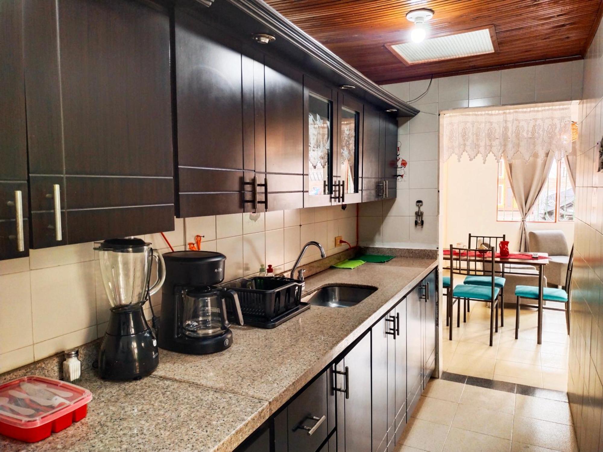 Familiar Privado 101 Con Bano Cocina Tv Wifi Sala Apartment *