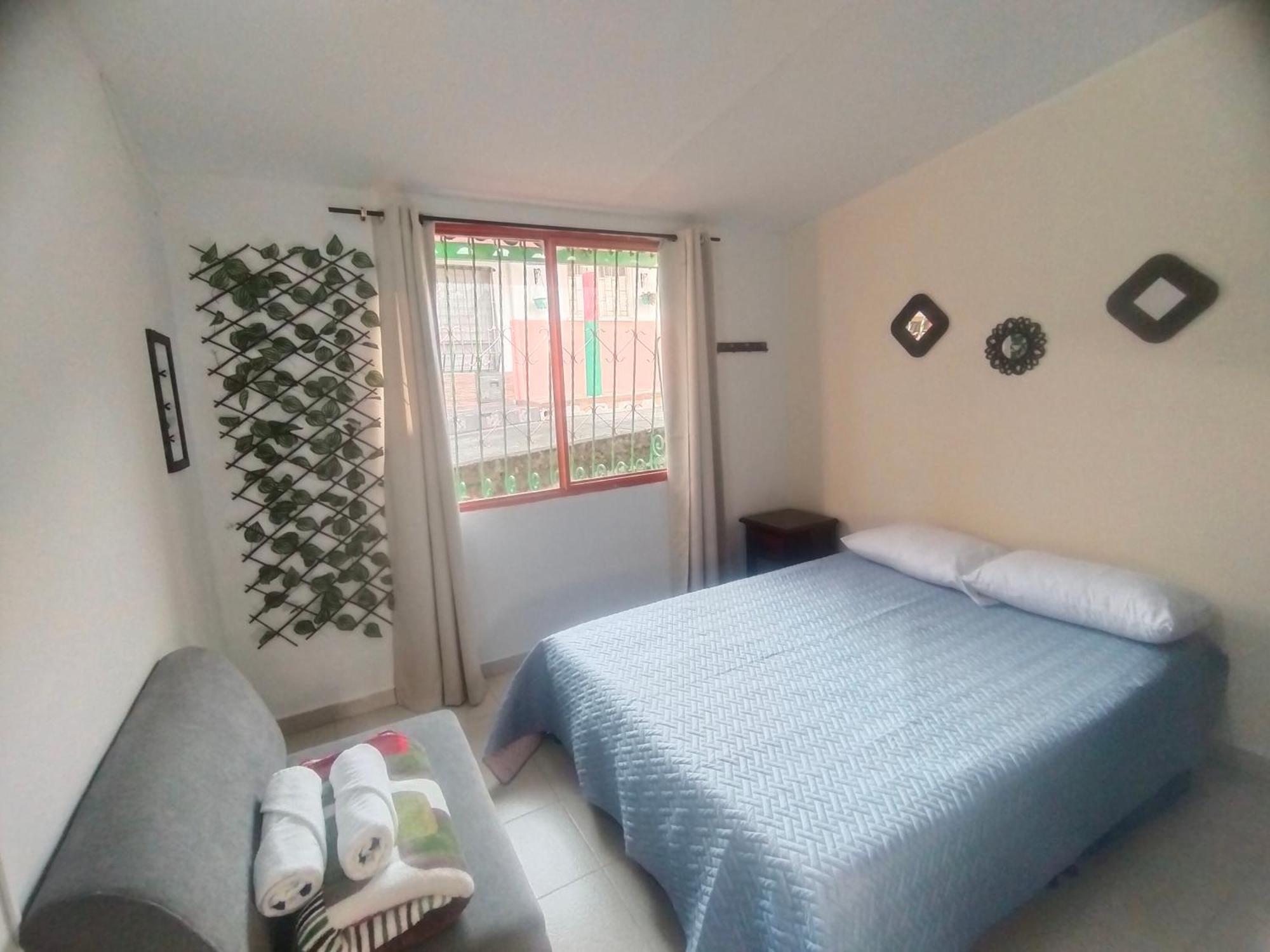 Familiar Privado 101 Con Bano Cocina Tv Wifi Sala *